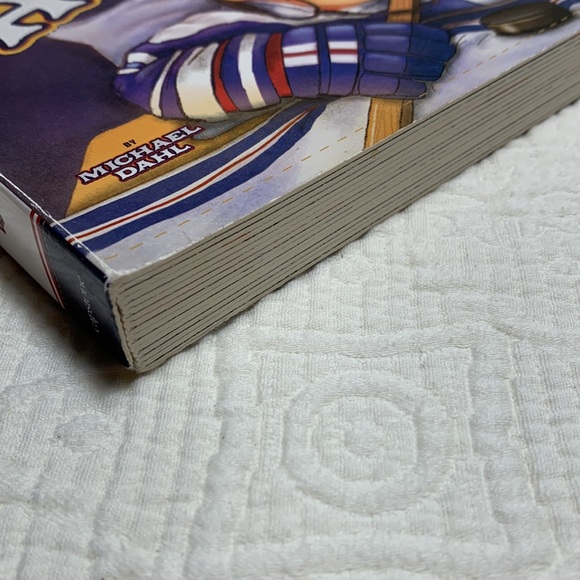 Goodnight Hockey by Michael Dahl - Sports Illustrated Kids Board Book - Picture 9 of 10